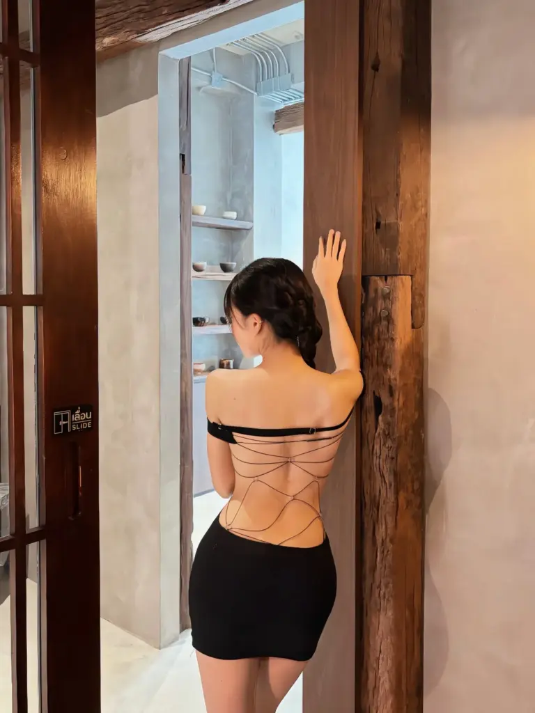 Intimate setting for Haley Singapore Escort incall services