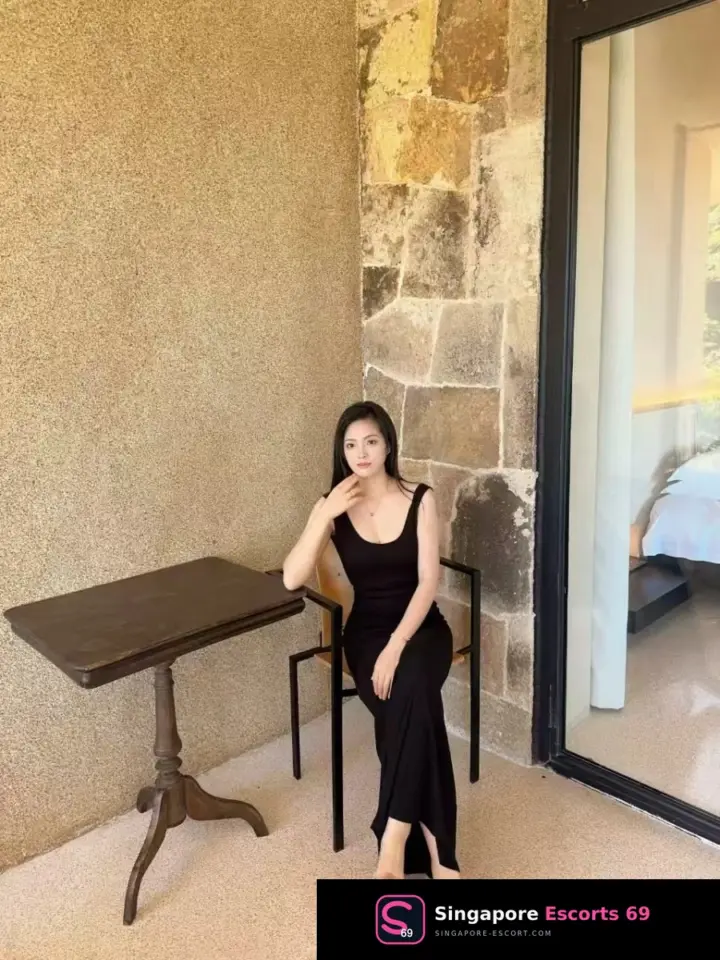 Annie Singapore Escort in Apartment — profile photo 2