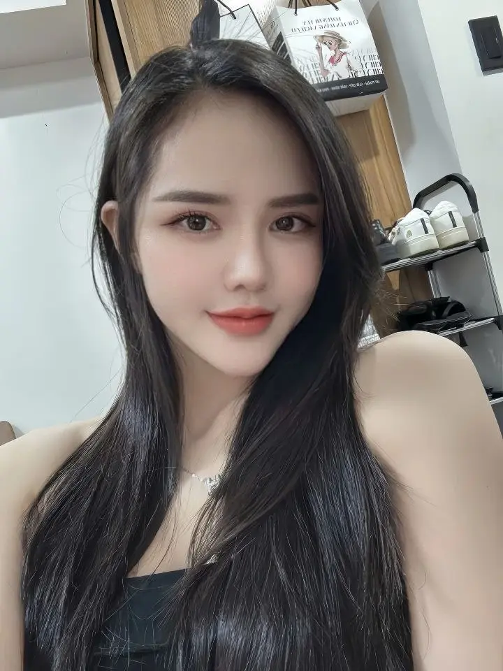 Lindas Singapore Escort in Hotel work — profile photo 7