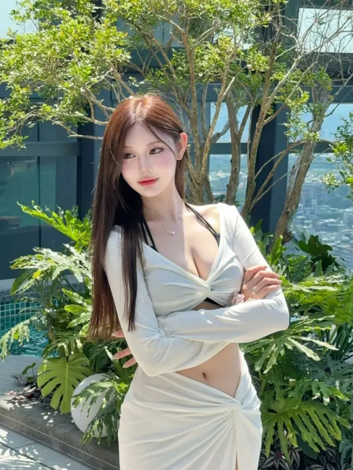 Suphansa profile image for a private Singapore booking enquiry
