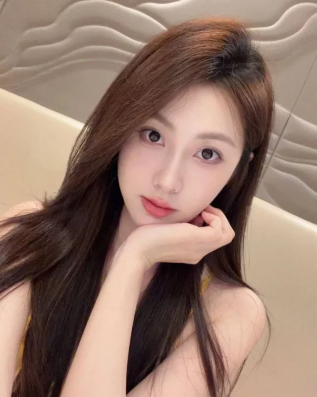 Enny Singapore Escort profile introduction photo