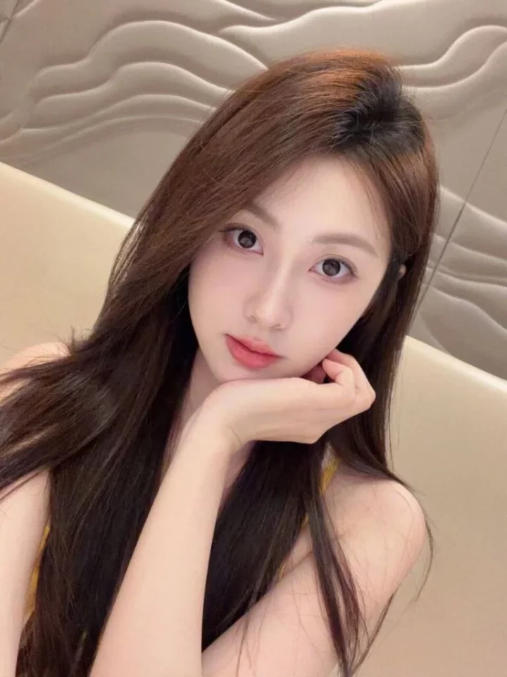 Enny Singapore Escort profile introduction photo Enny Singapore Escort profile introduction photo