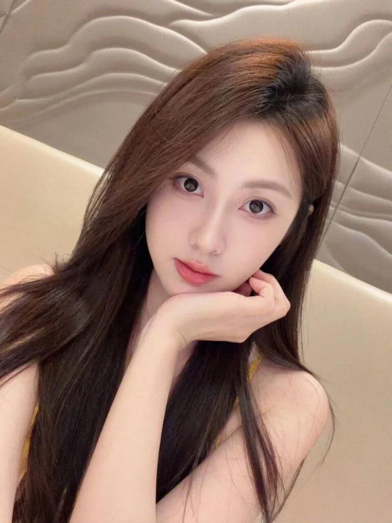 Enny Singapore Escort profile introduction photo