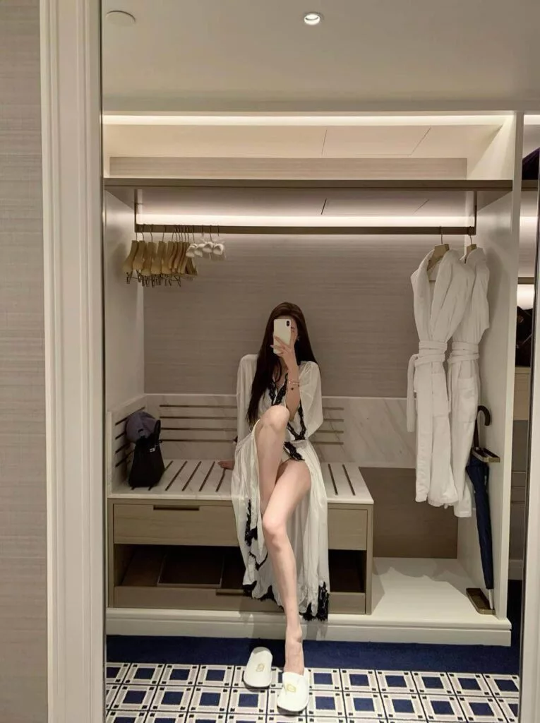 Sana Singapore Escort profile overview showing elegant composition