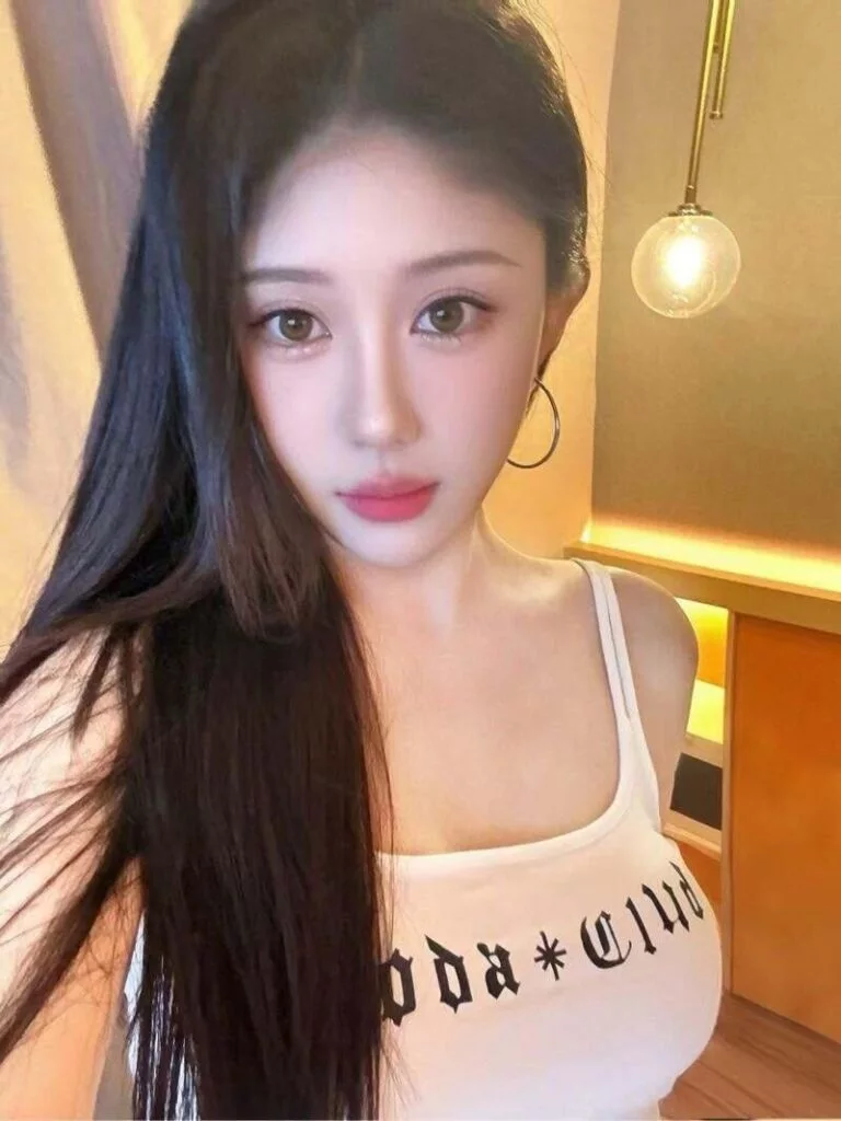 Meiqi SG Escort profile gallery image 3