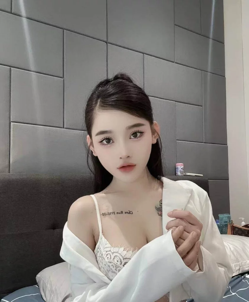 Elegant photograph showcasing Tiffany's companionship services in Centre
