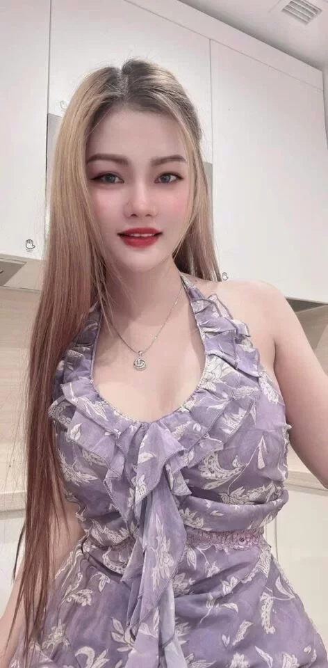 Lisa Singapore escort profile portrait