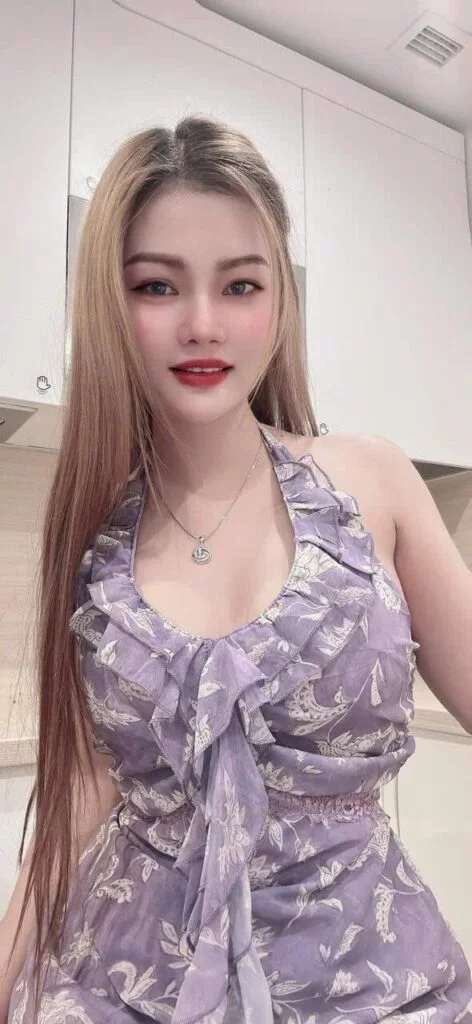 Lisa Singapore escort profile portrait